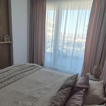 Sara Mamaia Nord